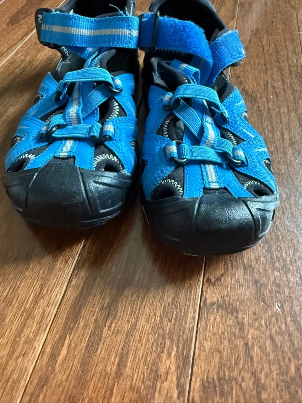 Merrell Blue and Black Kids Closed-Toe Water Shoes size 2